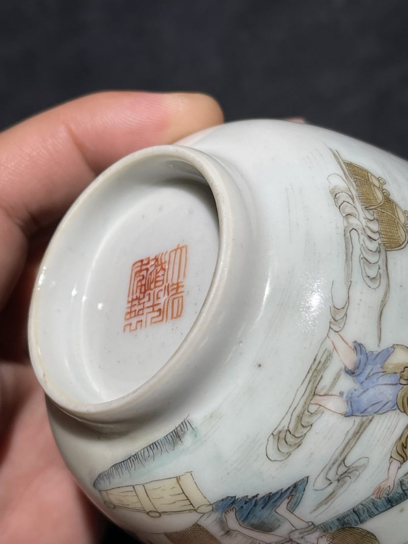 清道光 粉彩采桑图杯 - 图12