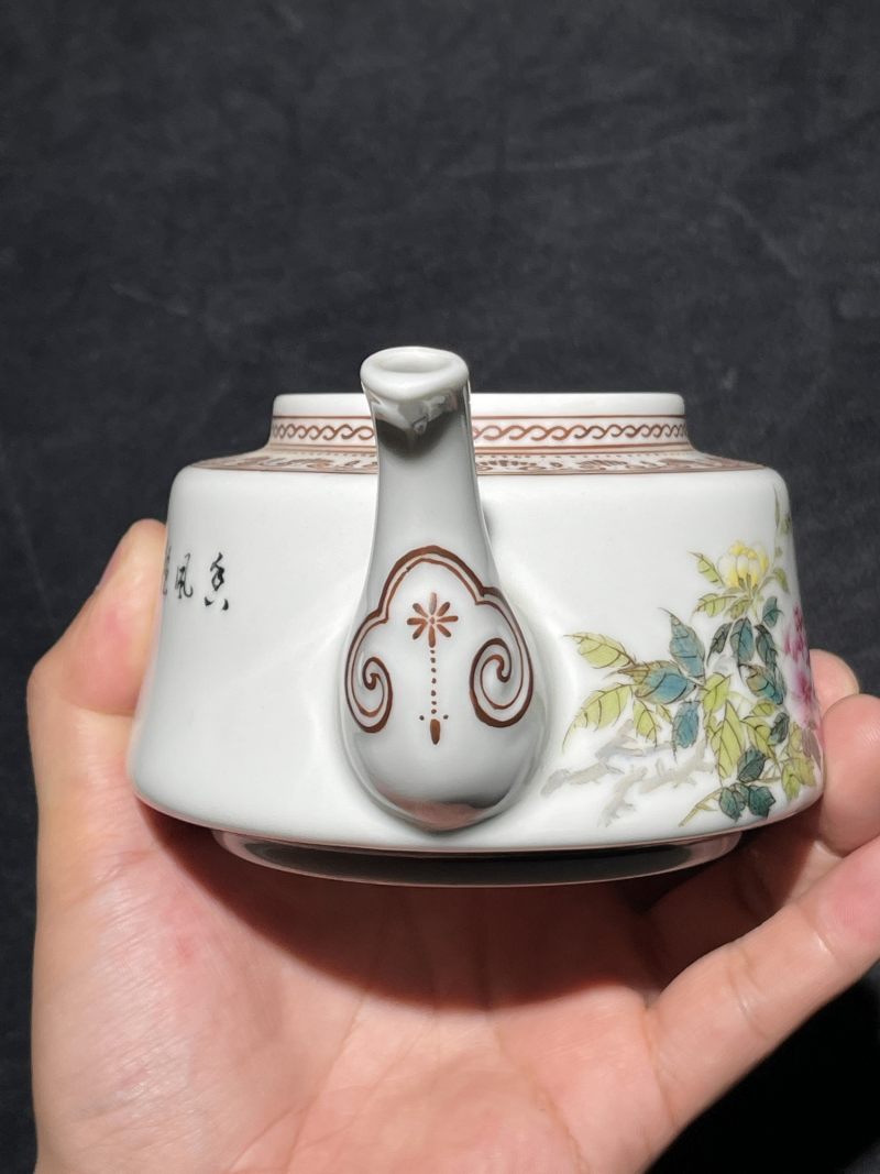 民国 邹文侯画粉彩花鸟纹执壶 - 图5