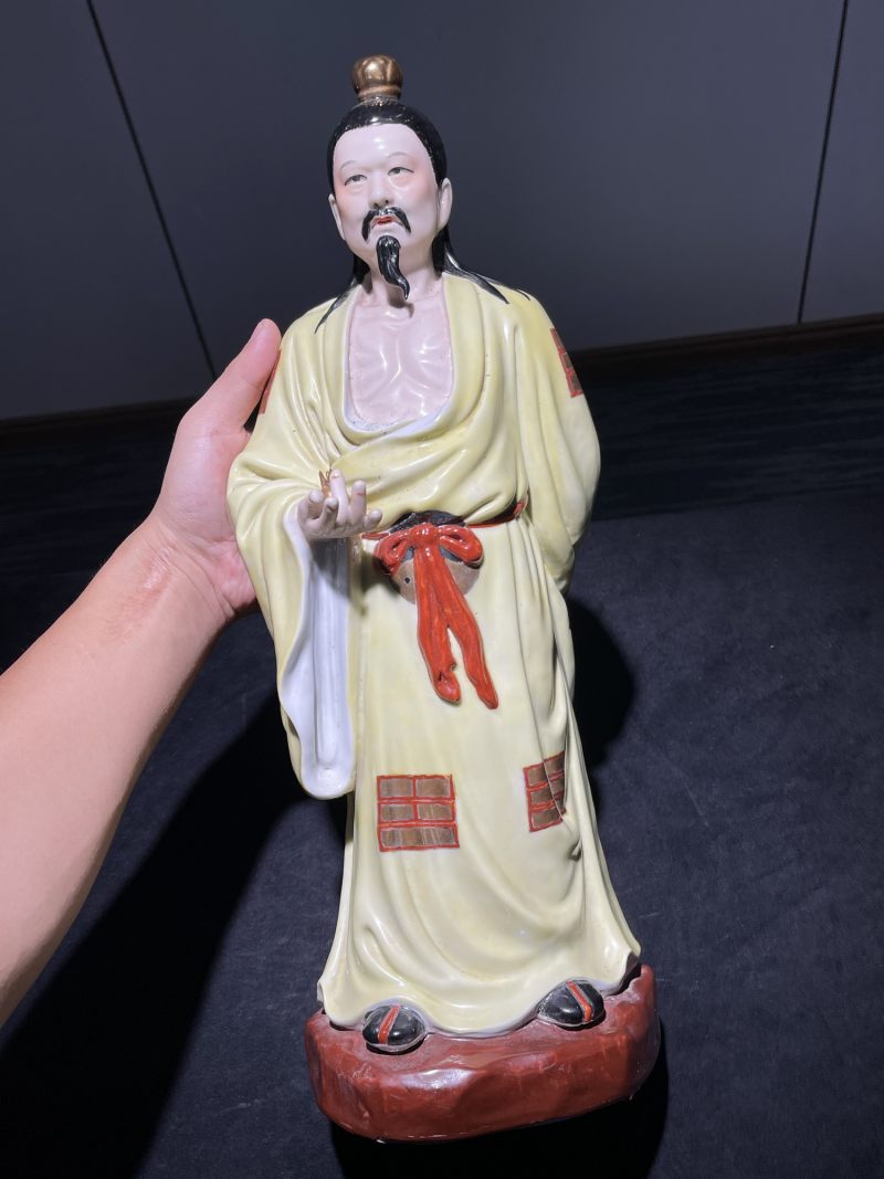 50年代 曾山东道教人物粉彩瓷塑 - 图2