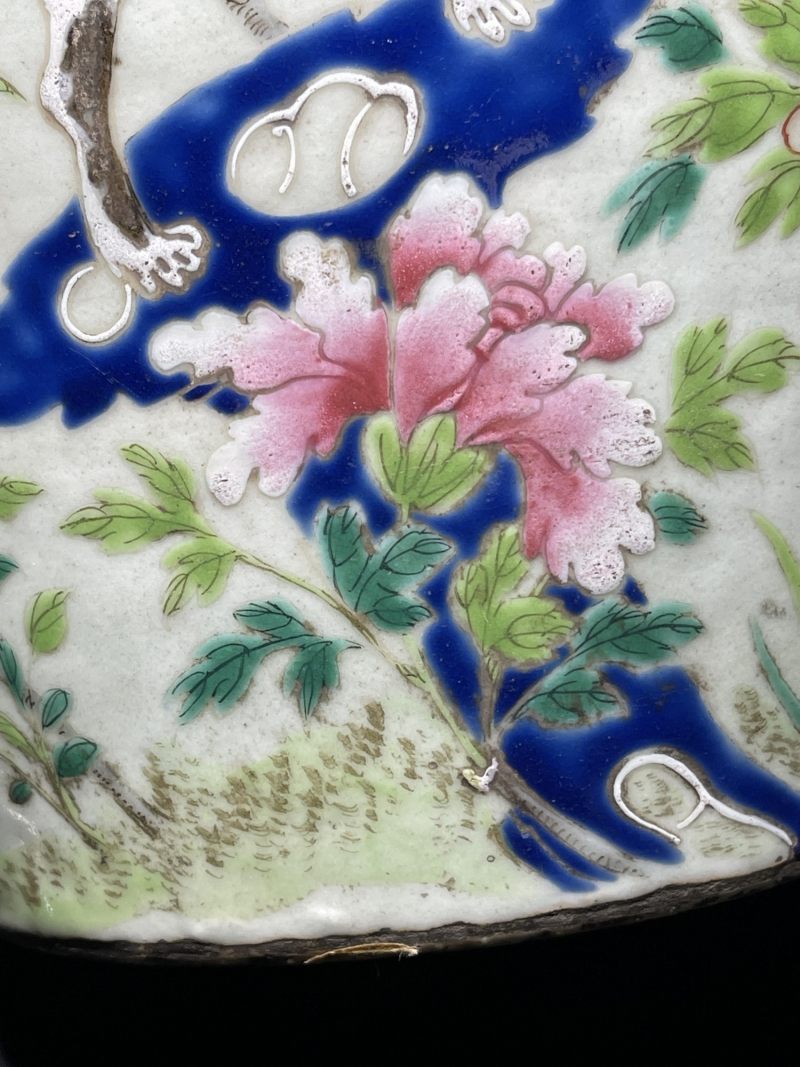 清乾隆 粉彩戏猫图罗汉瓶 - 图11