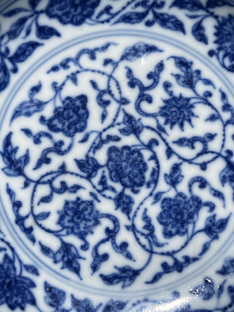清乾隆 青花缠枝莲纹盘 - 图3