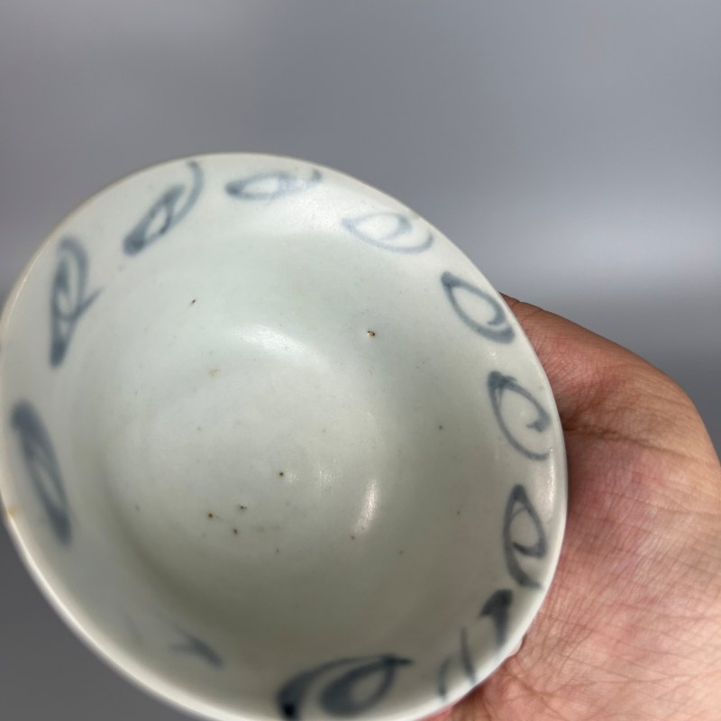 明代 青花缠枝花卉纹杯一对 - 图12