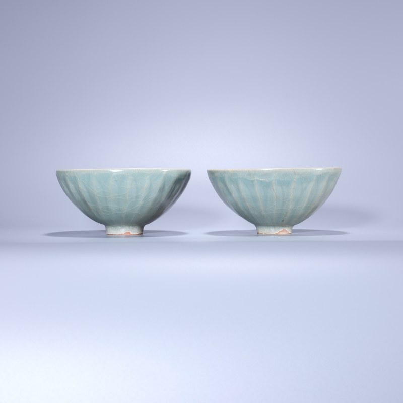 明代 龙泉窑青釉莲瓣碗一对