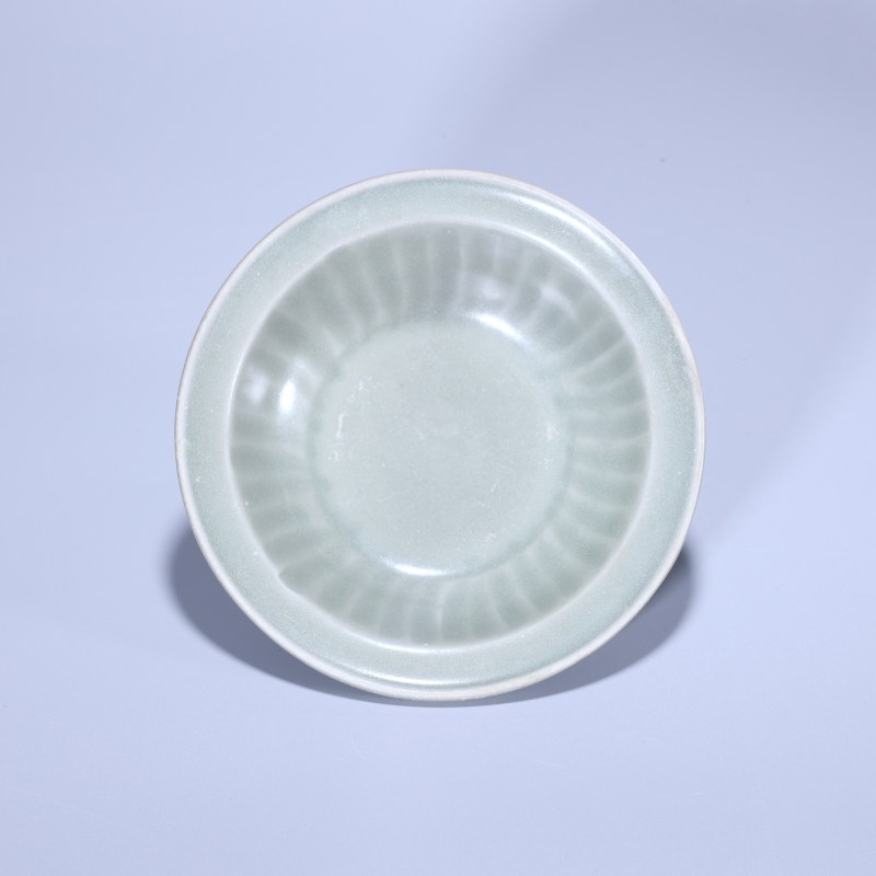 明代 龙泉窑青釉菊瓣洗 - 图2