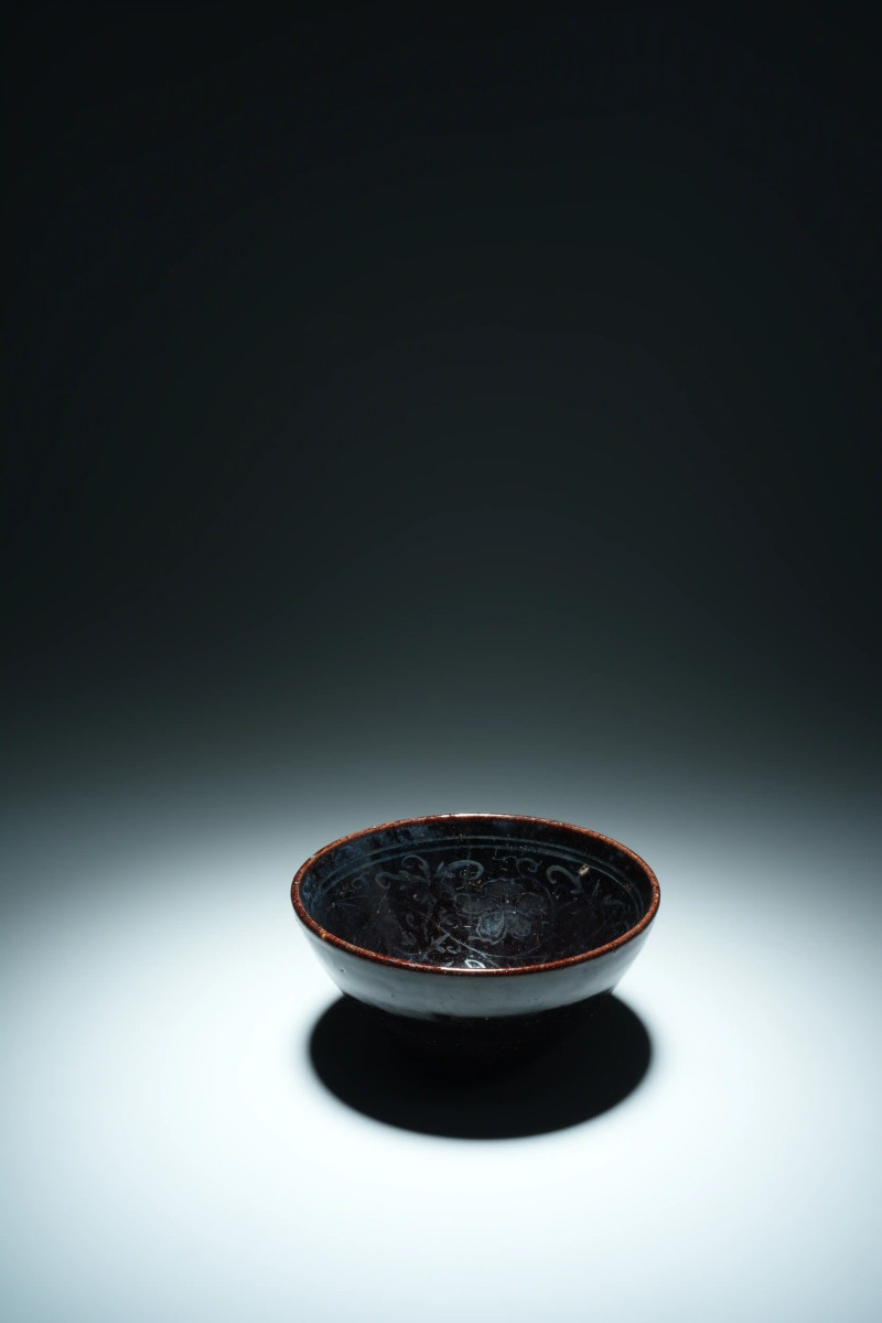 吉州窑黑釉描银宝相花不倒翁盏 - 图3