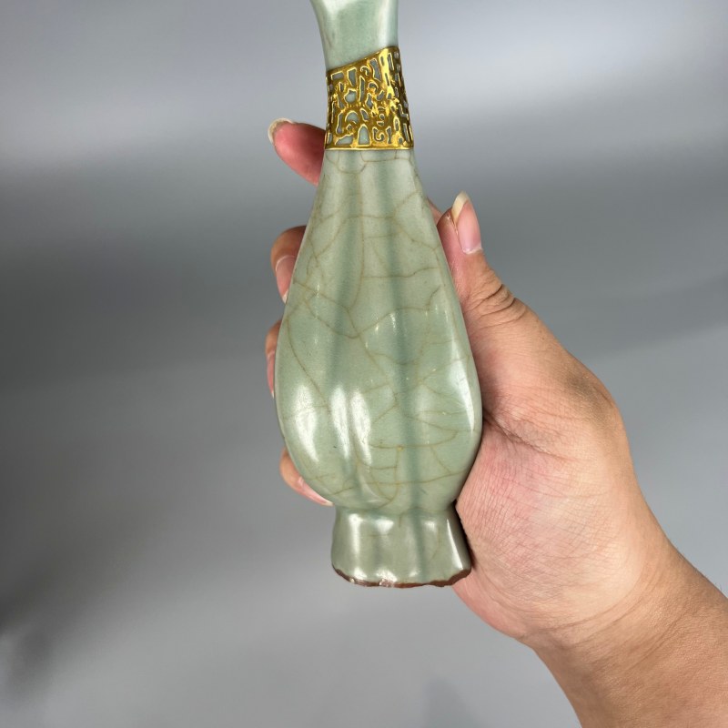 明代 龙泉窑青釉瓜棱壁瓶 - 图8