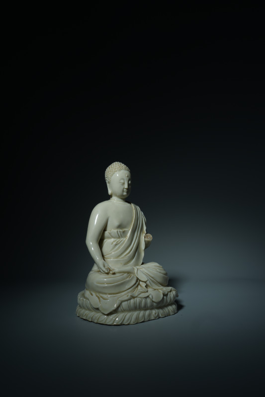 德化白釉释迦牟尼佛坐像 - 图5