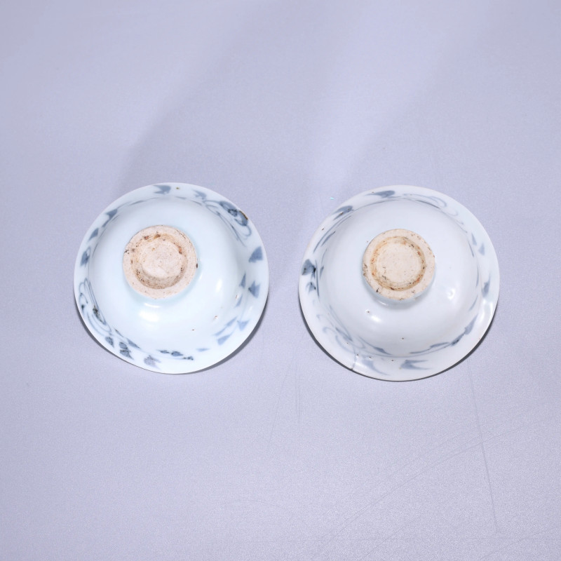 明代 青花缠枝花卉纹杯一对 - 图3