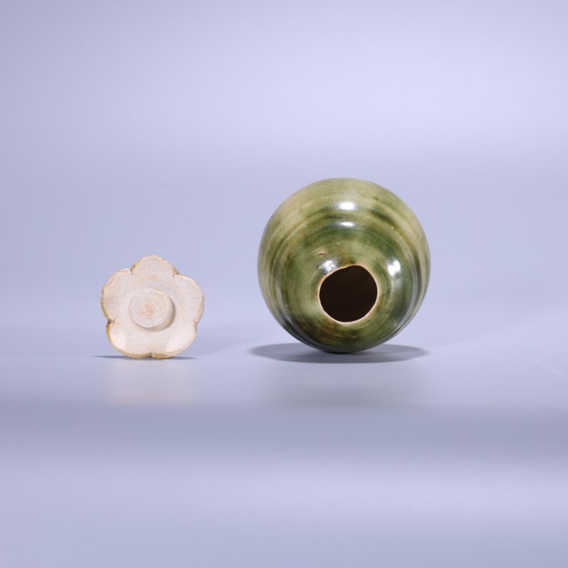 明代 绿釉茄子形香罐 - 图2