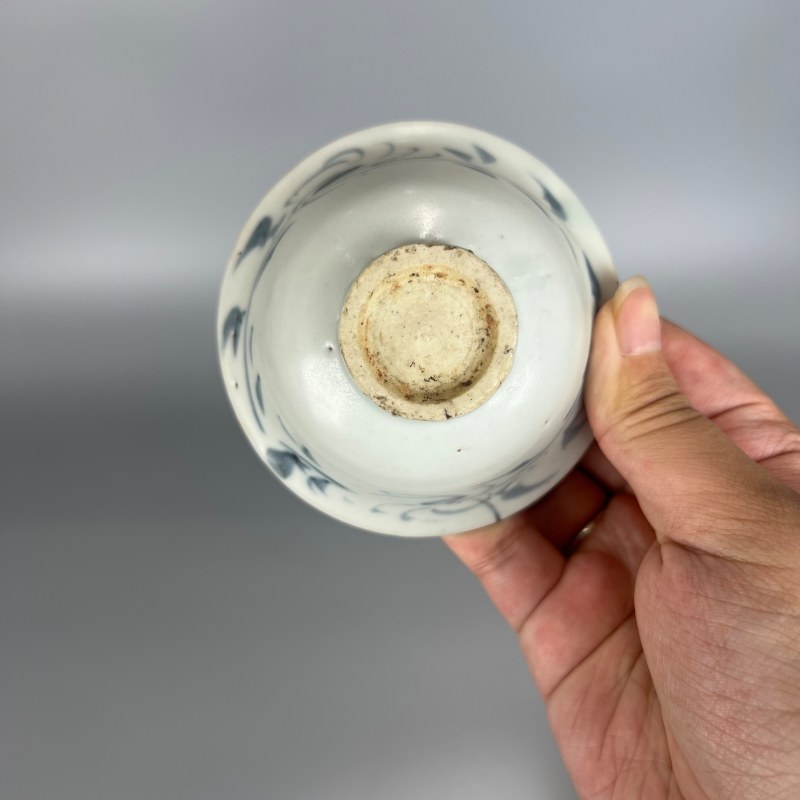 明代 青花缠枝花卉纹杯一对 - 图9