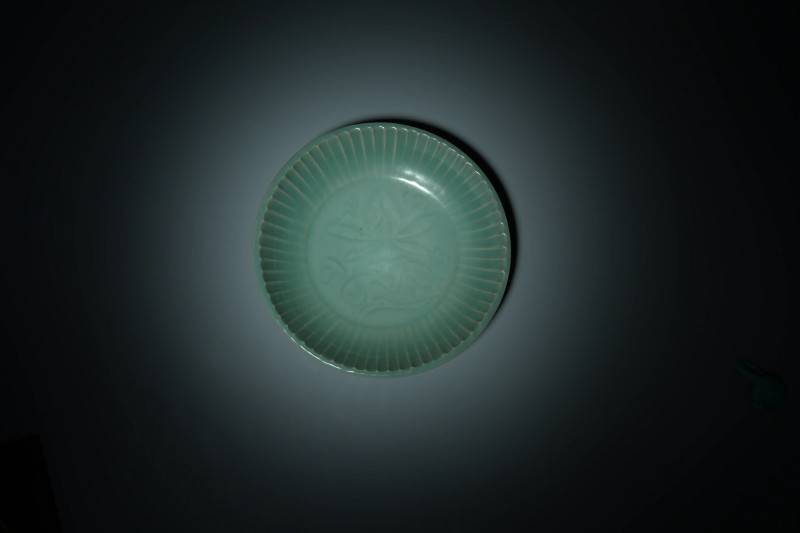 龙泉菊瓣盘 - 图3