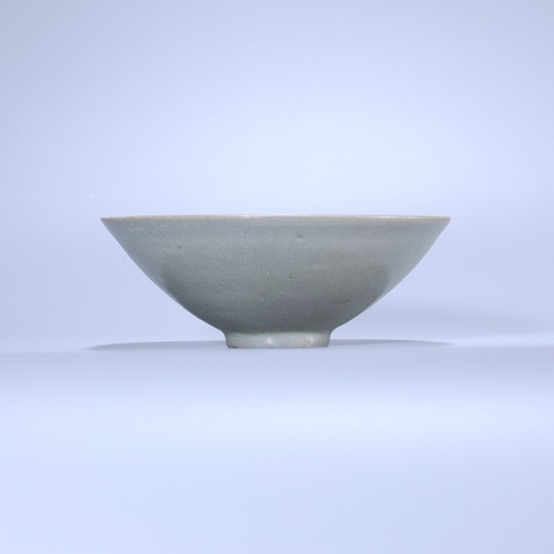 明代 高丽青釉印花斗笠盏