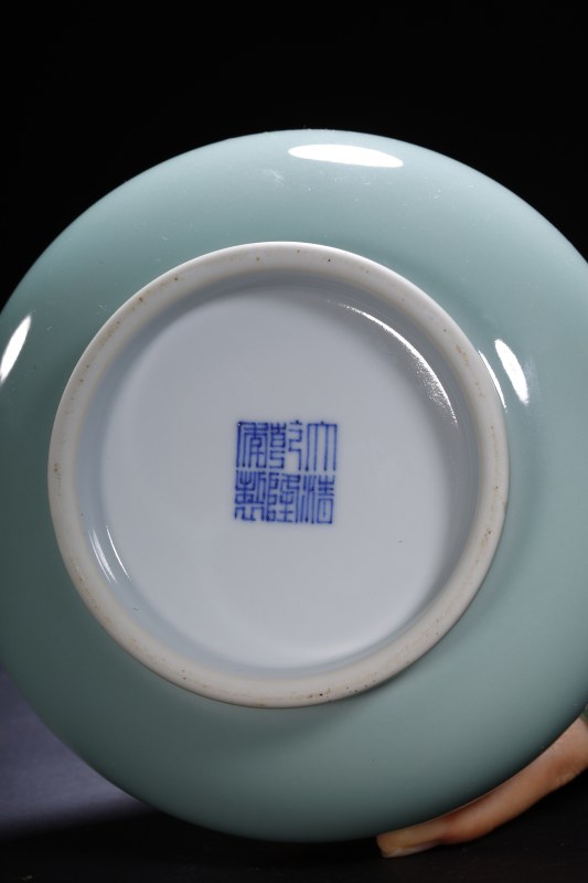 现代 粉青釉堆塑绳纹小尊 - 图2
