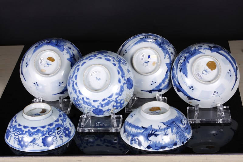 清代 青花人物故事及缠枝花卉纹碗一组六件 - 图1
