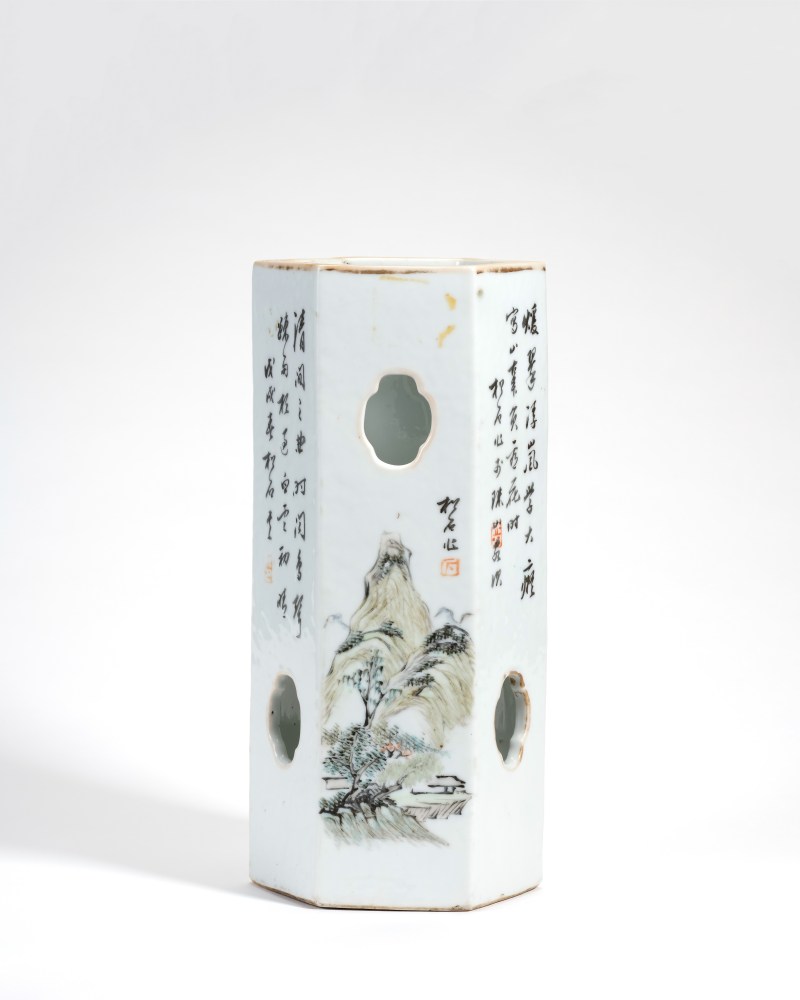 晚清 程松石浅绛山水诗文六方帽筒 - 图3