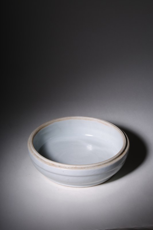 现代 白釉刻龙纹器 - 图2