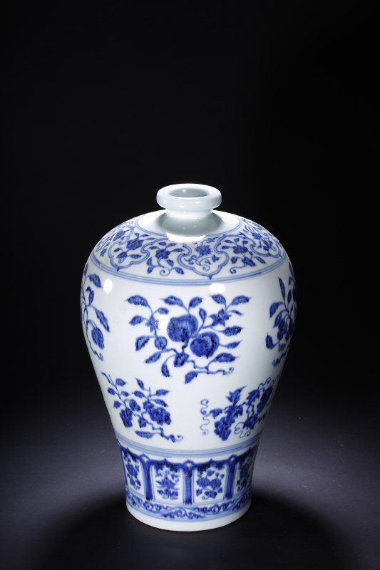 现代 青花折枝瑞果纹大梅瓶 - 图1