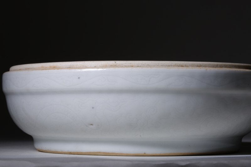现代 白釉刻龙纹器 - 图3