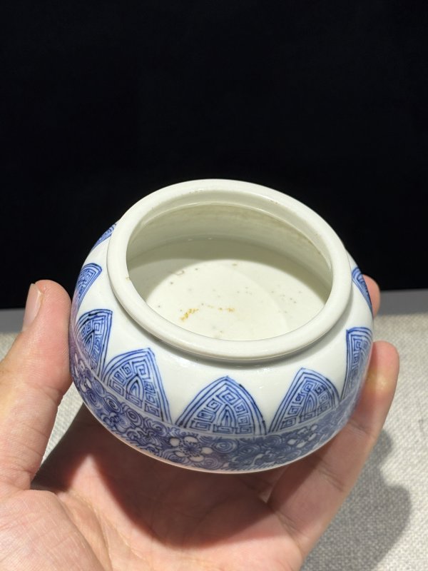 清康熙 青花禅纹流水纹马蹄水盂 - 图7