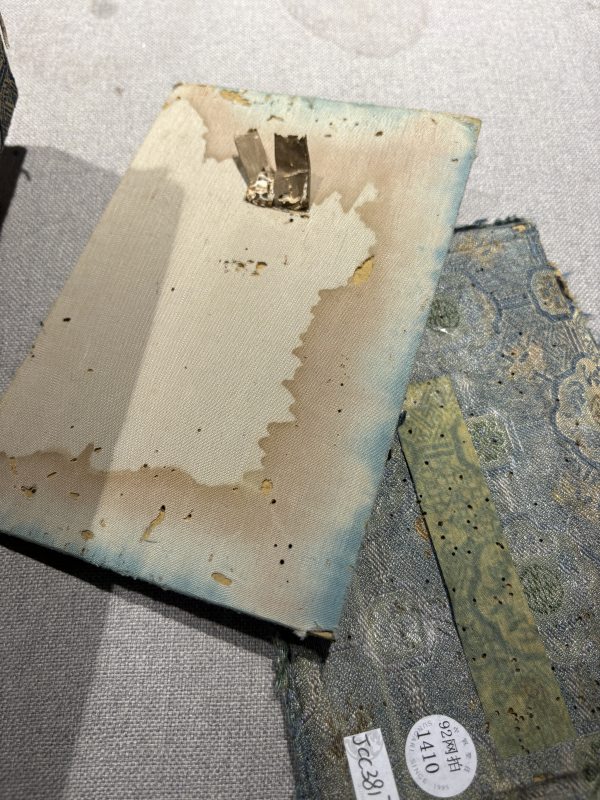 清早期 甜白釉暗刻龙纹甘露瓶 - 图18