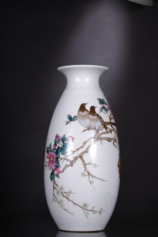 1956年 粉彩花鸟纹撇口瓶 - 图3