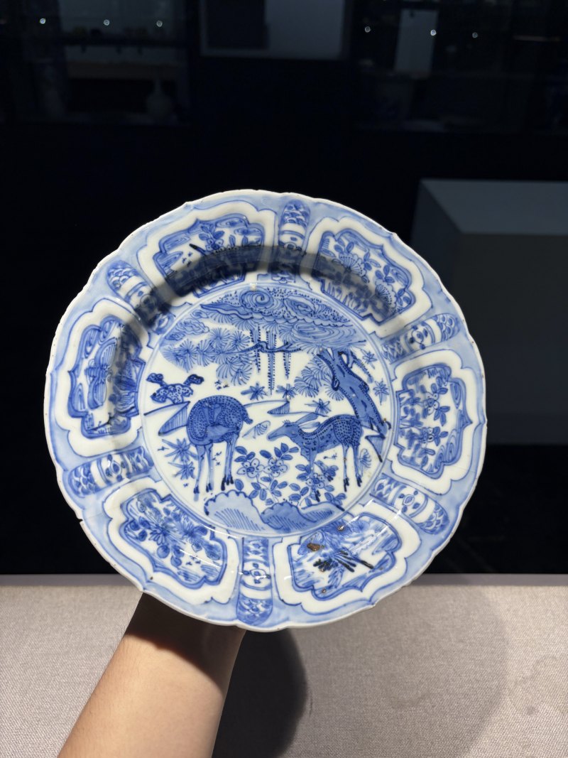 明万历 青花开光瑞鹿图盘 - 图3
