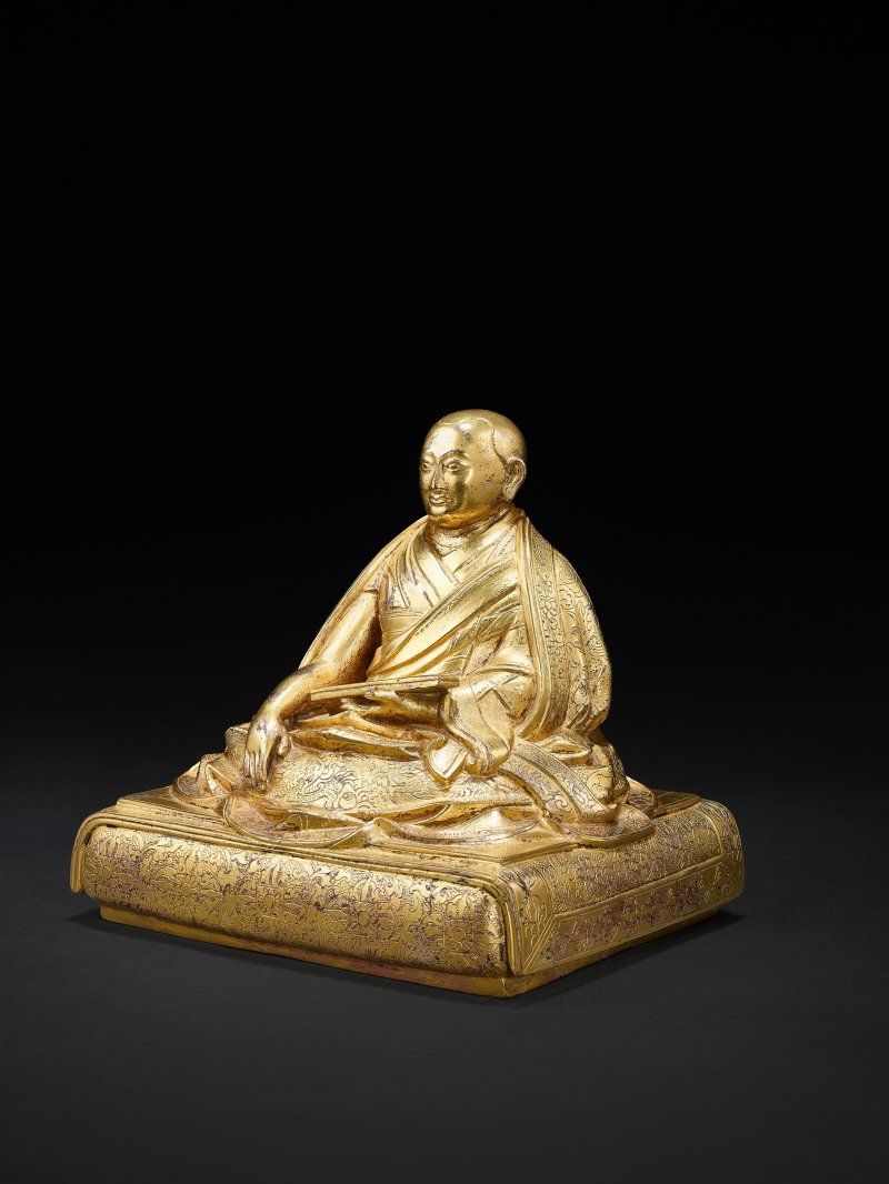 鎏金銅合金五世達賴喇嘛阿旺羅桑嘉措坐像  西藏 約1650至1682年 - 图2