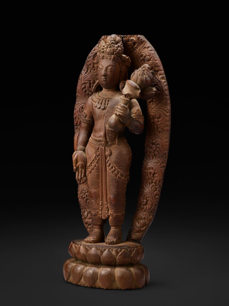 檀木雕觀音立像  或十世噶瑪巴卻英多傑（1604-1674年）作 西藏中部或麗江王國 十七世紀 - 图2