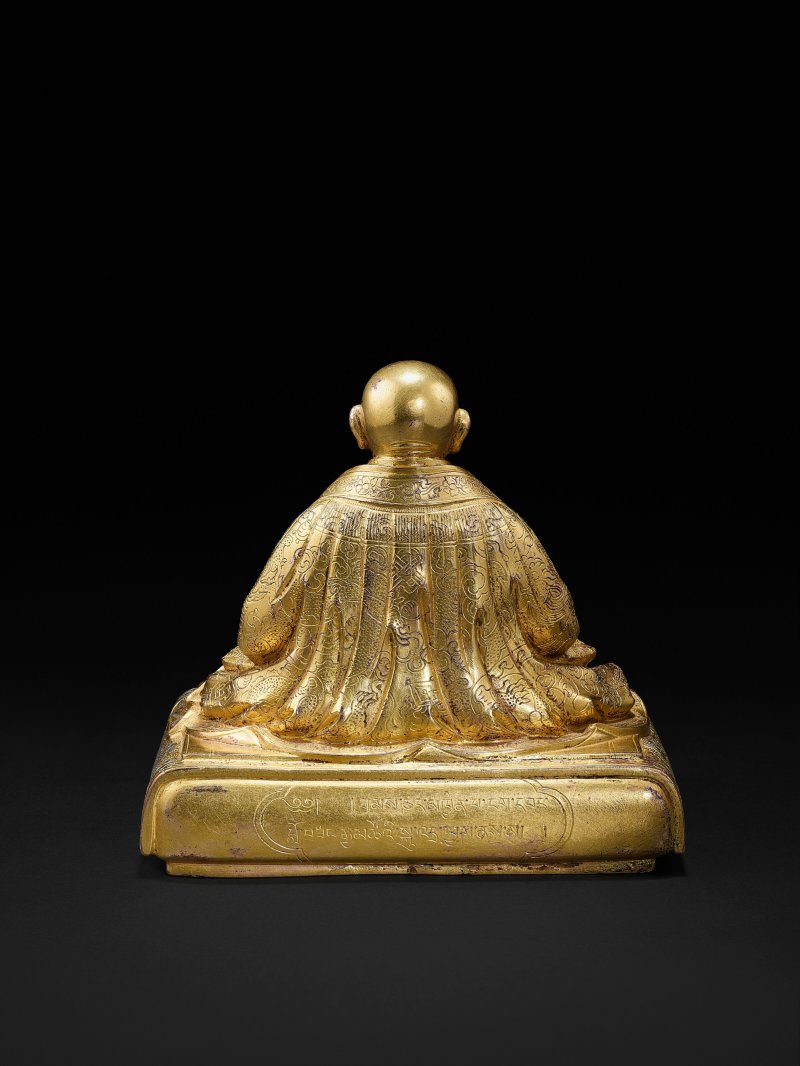 鎏金銅合金五世達賴喇嘛阿旺羅桑嘉措坐像  西藏 約1650至1682年 - 图4