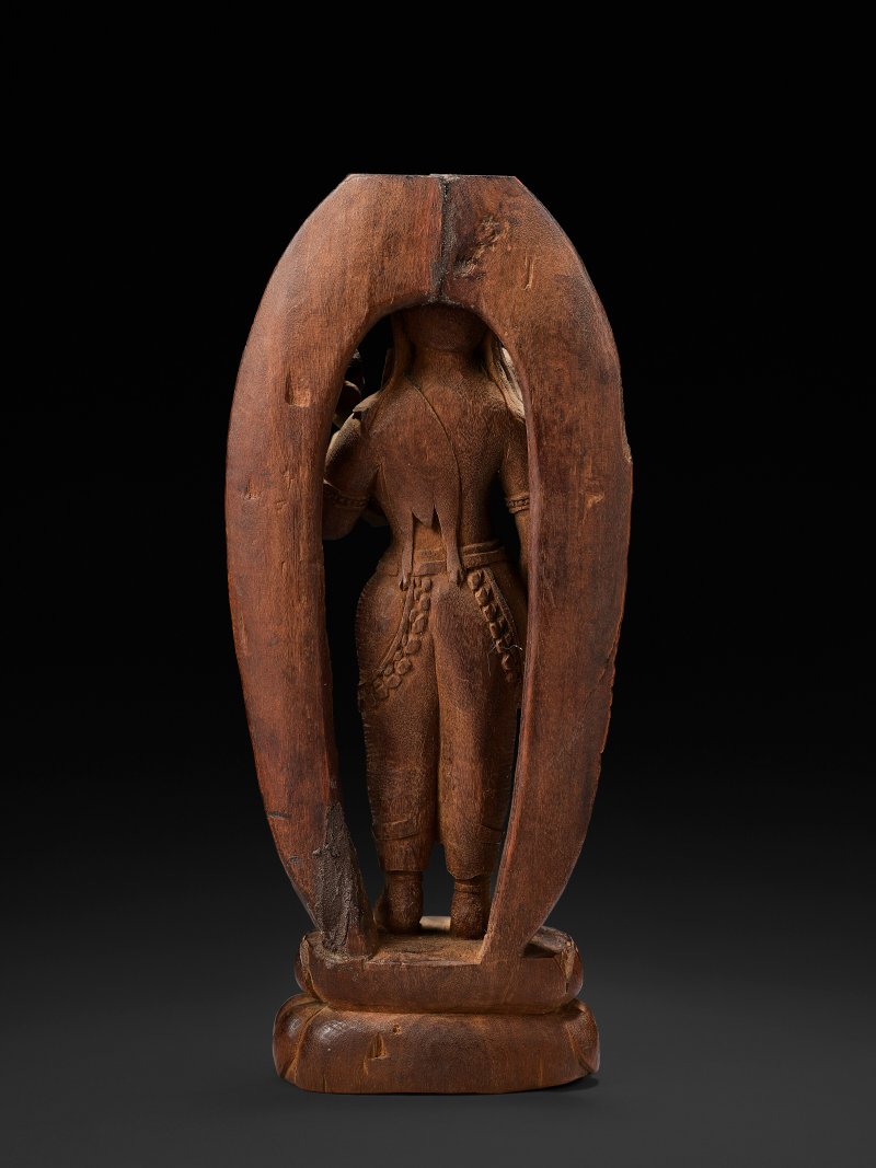 檀木雕觀音立像  或十世噶瑪巴卻英多傑（1604-1674年）作 西藏中部或麗江王國 十七世紀 - 图3
