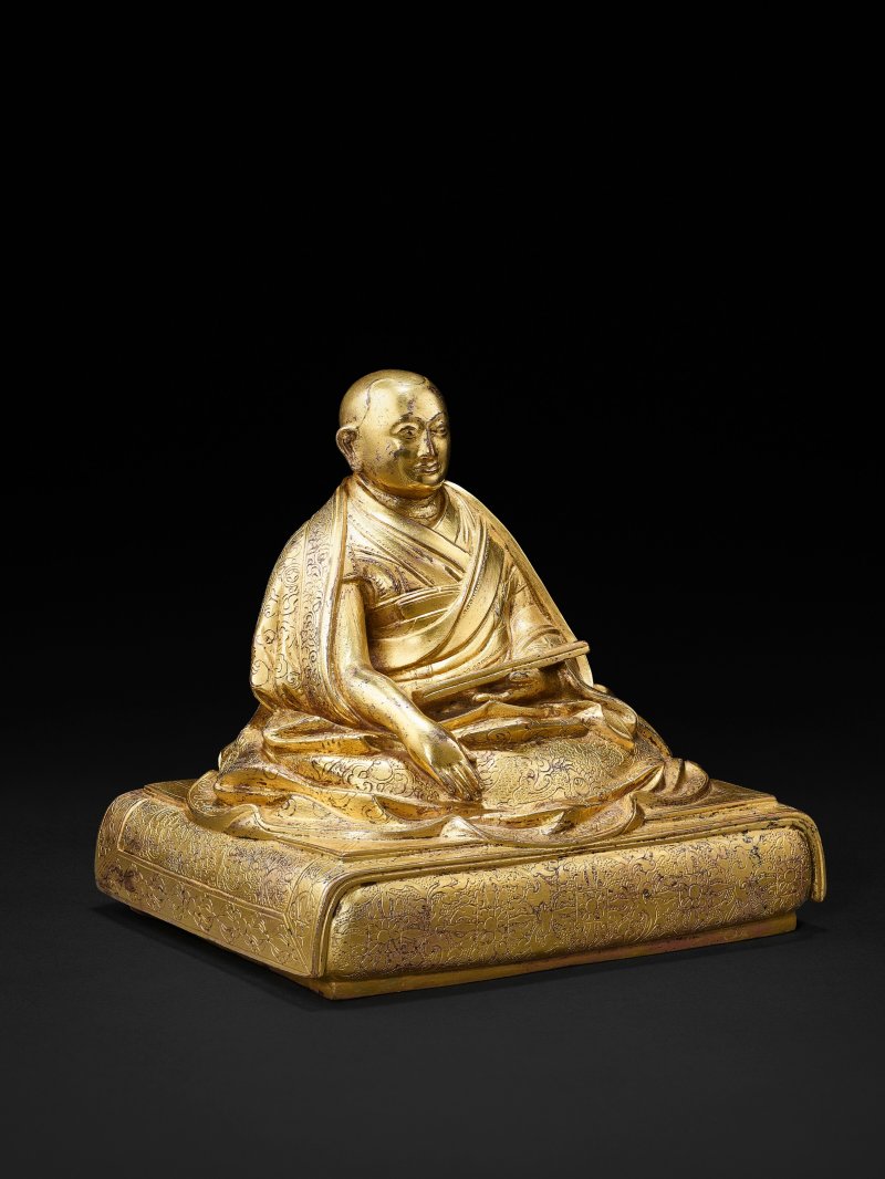 鎏金銅合金五世達賴喇嘛阿旺羅桑嘉措坐像  西藏 約1650至1682年 - 图6