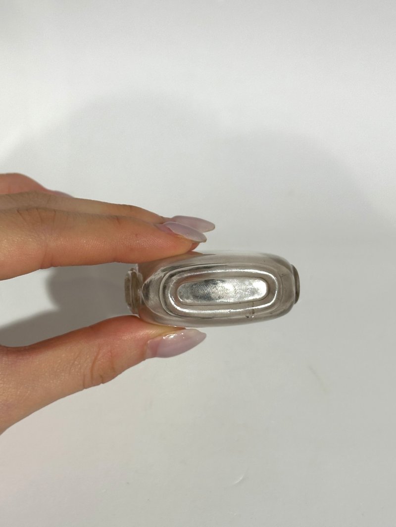 清十八/十九世紀 水晶鋪首銜環鼻煙壺 | A ROCK CRYSTAL SNUFF BOTTLE - 图2