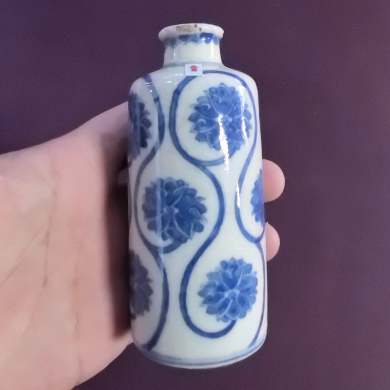 清康熙 浆胎青花缠枝花卉纹鼻烟壶 - 图7