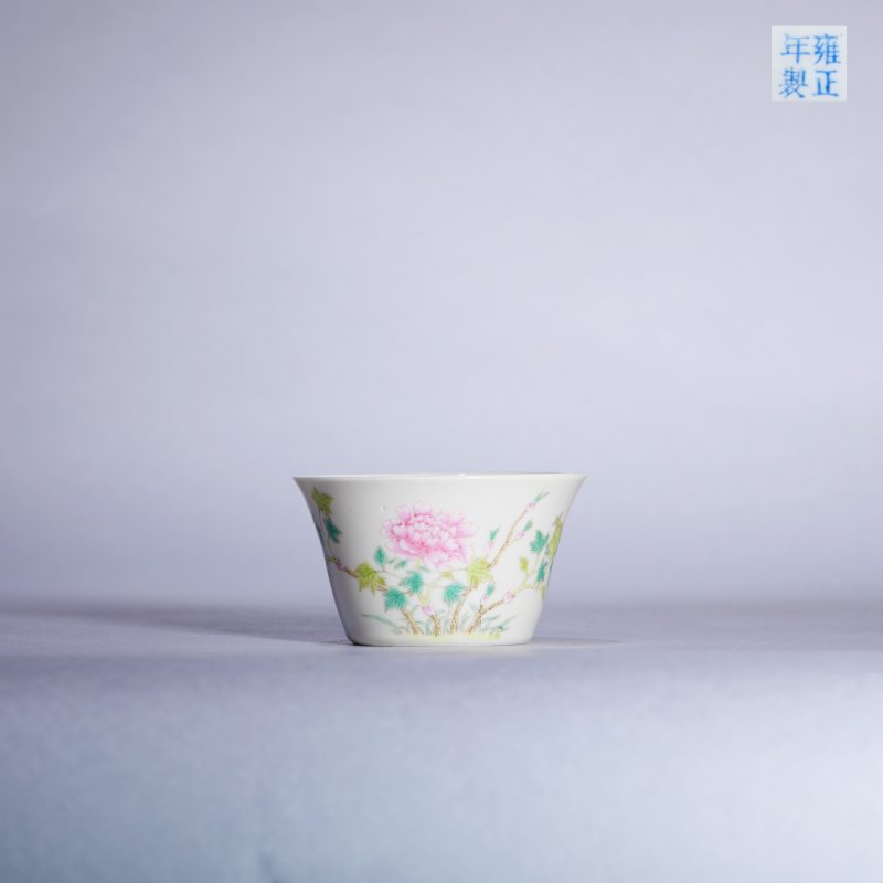 民国 仿雍正粉彩花卉马蹄杯 - 图1