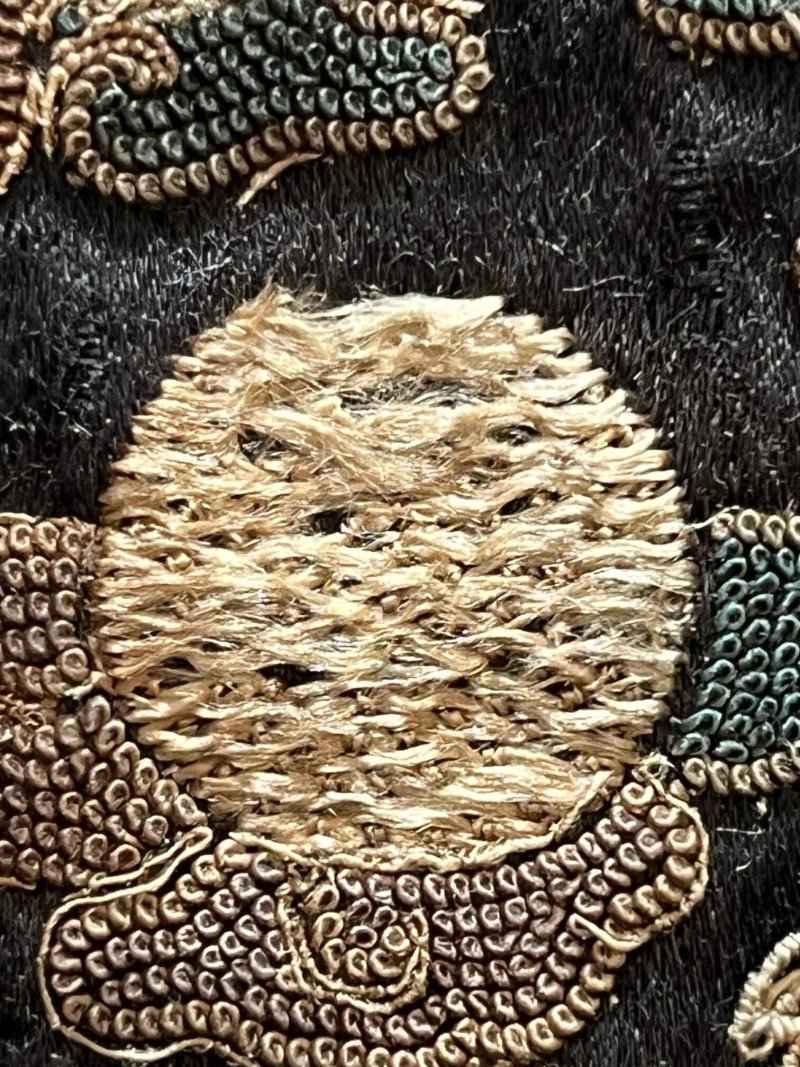 約一九一四年 民國三年大總統祭服十二章繡團成對 | A PAIR OF MIDNIGHT-BLUE-GROUND EMBROIDERED PRESIDENT'S ROUNDELS WITH TWELVE SYMBOLS OF SOVEREIGNTY - 图11