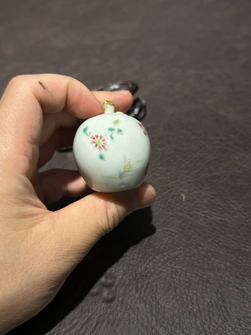 清中期 粉彩折枝花卉纹仿生茄型水盂（带木座） - 图6
