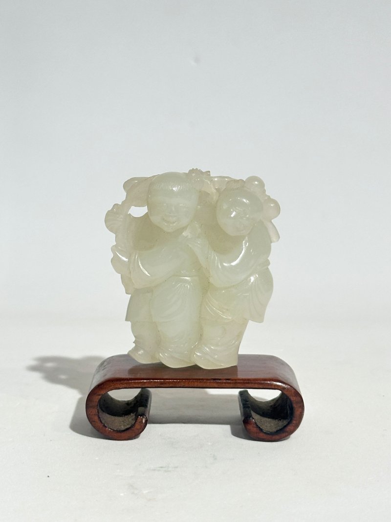 清十八世紀 白玉⌈和合二仙⌋把件 及盒 | A WHITE JADE 'HEHE ERXIAN' FIGURE GROUP - 图5