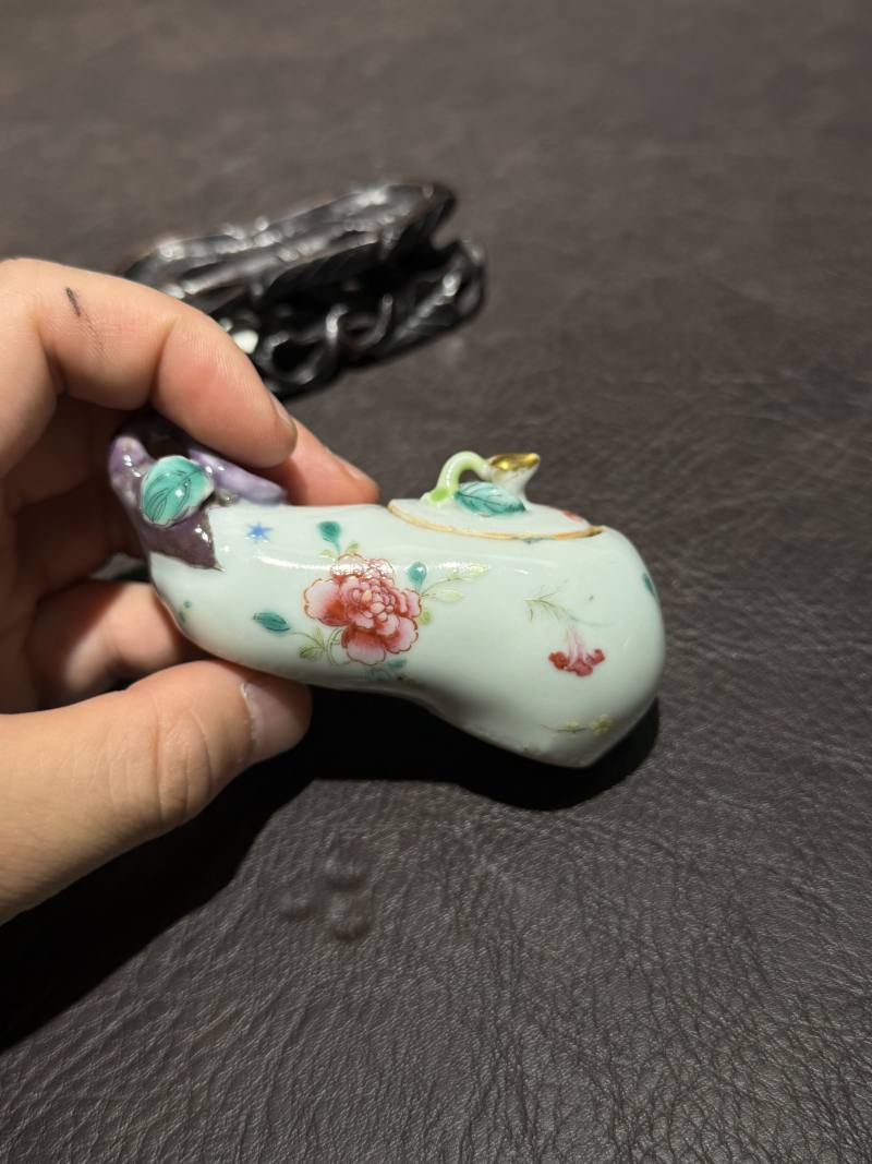 清中期 粉彩折枝花卉纹仿生茄型水盂（带木座） - 图7