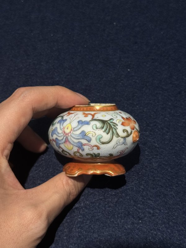 清乾隆 粉蓝地洋彩宝相花纹水盂（一对） - 图16