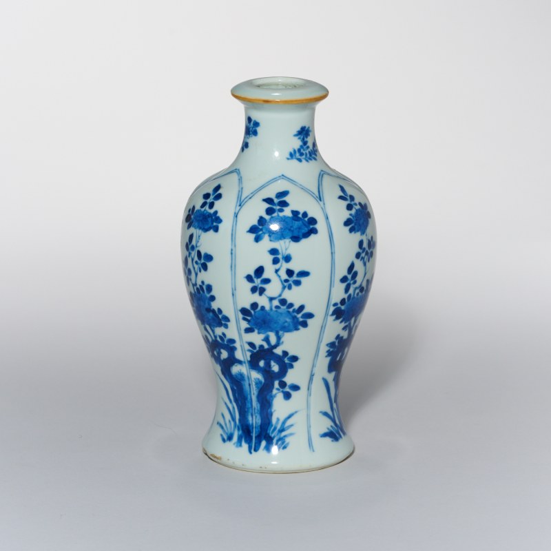 清康熙 青花花卉纹瓶 - 图3