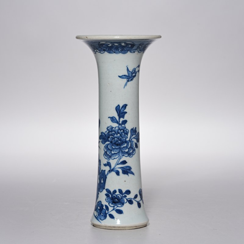 清乾隆 青花花卉纹花觚 - 图3
