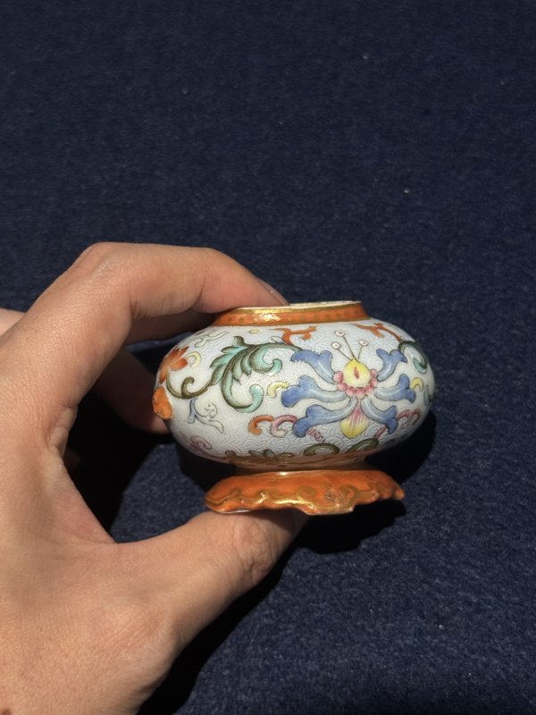 清乾隆 粉蓝地洋彩宝相花纹水盂（一对） - 图18