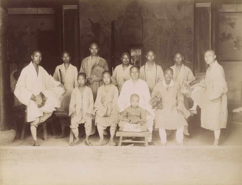 1880年代 僧人合影 - 图1