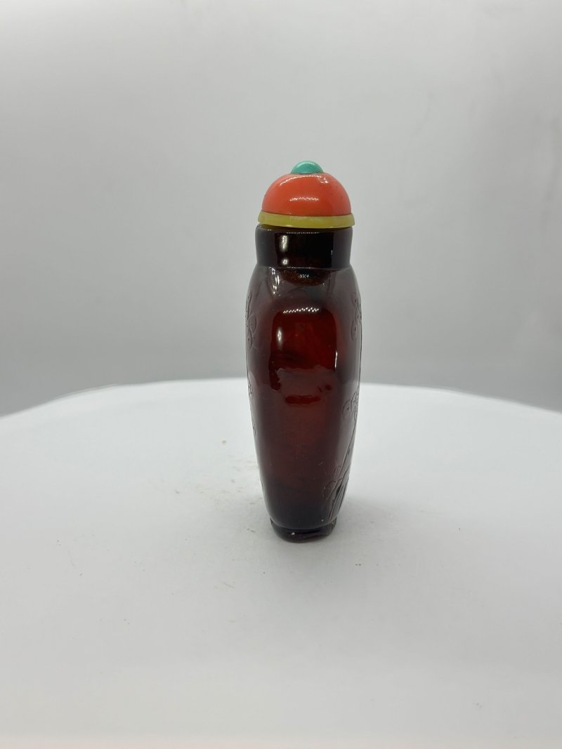 清十九世紀 琥珀⌈松鶴延年⌋鼻煙壺 | AN AMBER 'PINE AND CRANE' SNUFF BOTTLE - 图5