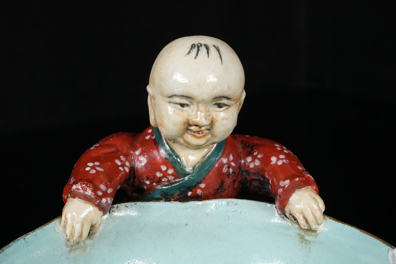 清 粉彩童子献寿笔洗 - 图3