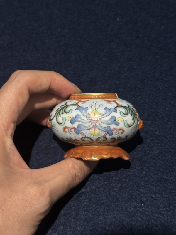 清乾隆 粉蓝地洋彩宝相花纹水盂（一对） - 图19