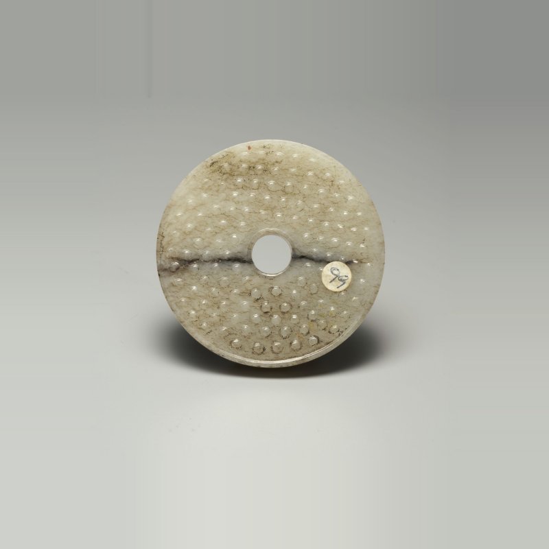 十七至十八世紀 灰玉螭龍紋璧 | A GREY JADE 'CHI DRAGON' CIRCULAR PLAQUE WITH DARK INCLUSIONS - 图9