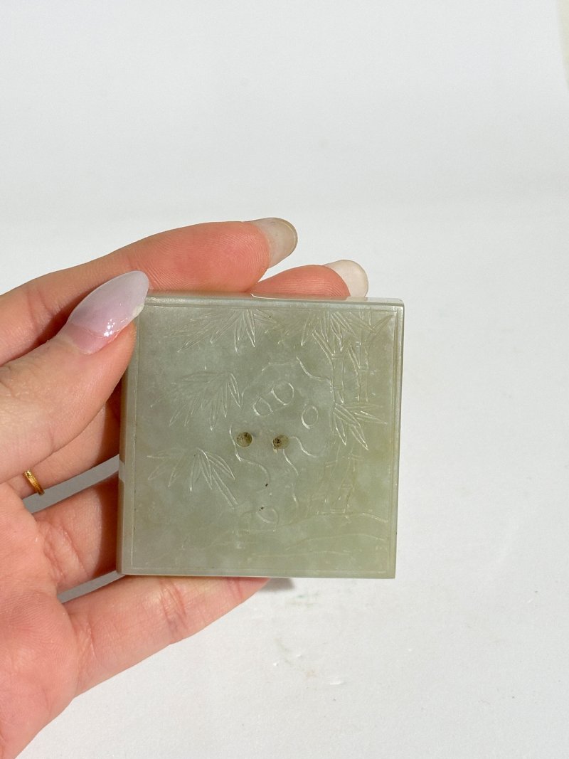 明嘉靖至萬曆 青白玉竹石紋枝山書法鎮紙 | A GREENISH WHITE JADE 'BAMBOO AND ROCK' PAPERWEIGHT - 图3