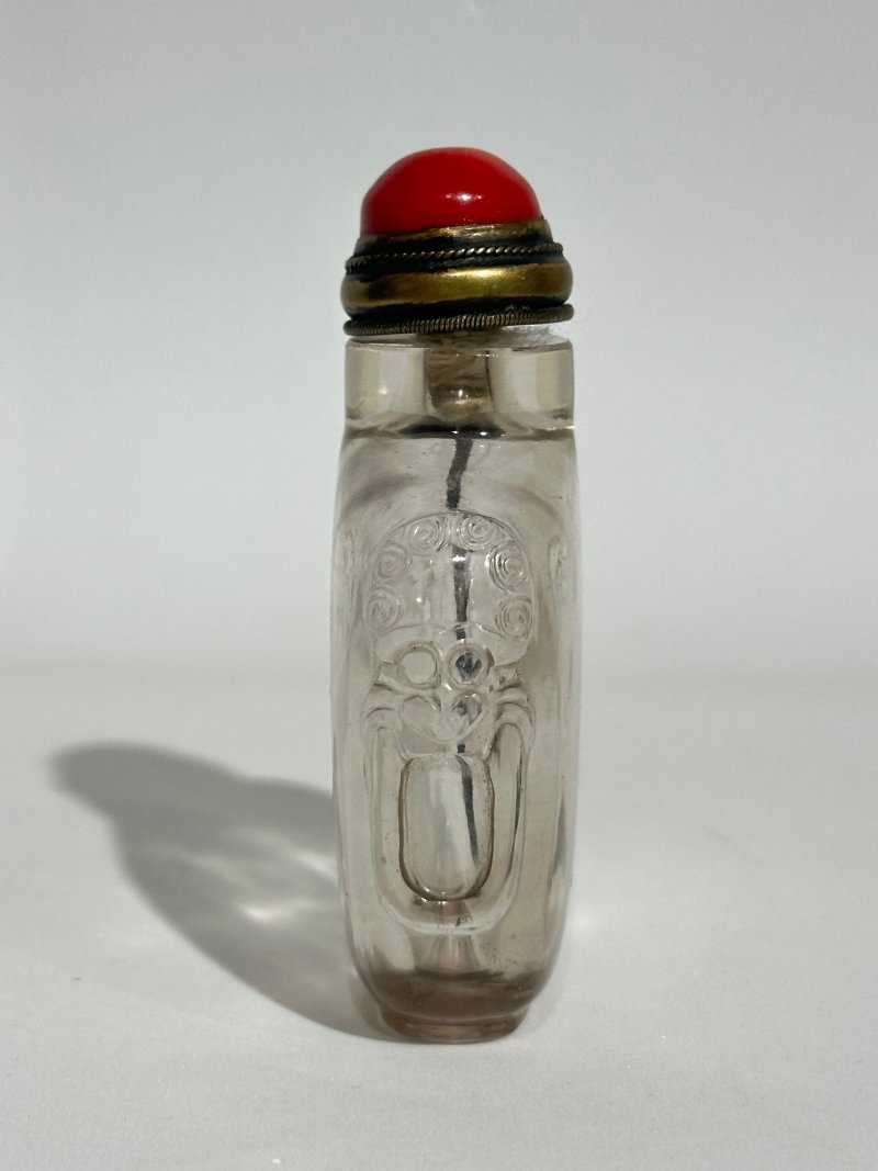 清十八/十九世紀 水晶鋪首銜環鼻煙壺 | A ROCK CRYSTAL SNUFF BOTTLE - 图8