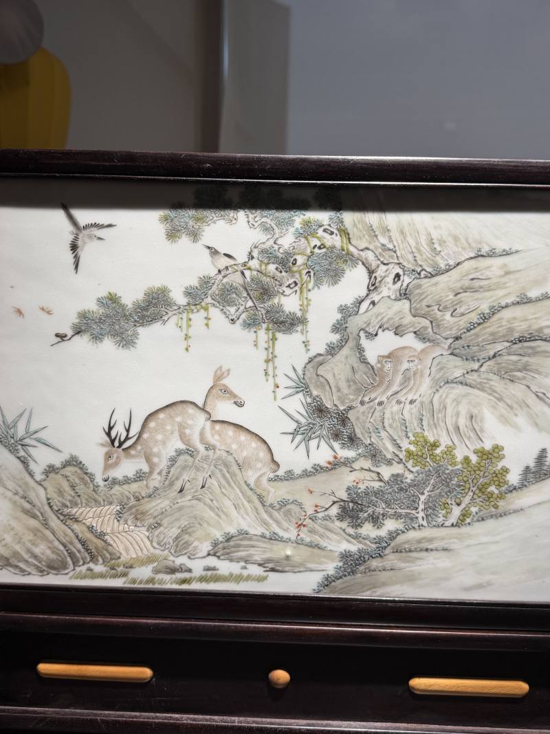 清 浅绛彩鹿猴图瓷板 - 图8